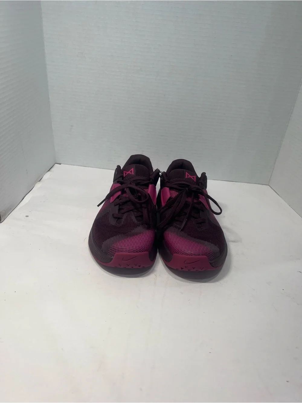 Nike low profile